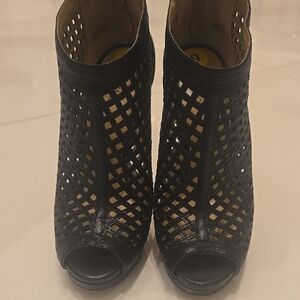 Michael Kors Chic Black Peep-Toe Booties black US 9